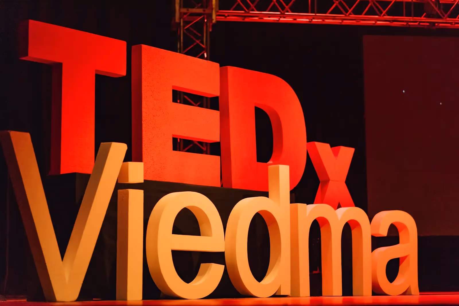Escenario de TEDxViedma